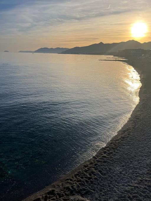 Appartement Vue Sur Mer Pietra Ligure Dış mekan fotoğraf